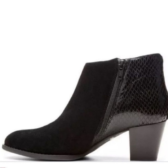 Ladies Black VIONIC BROMLEY BOOTIES - Picture 1 of 8